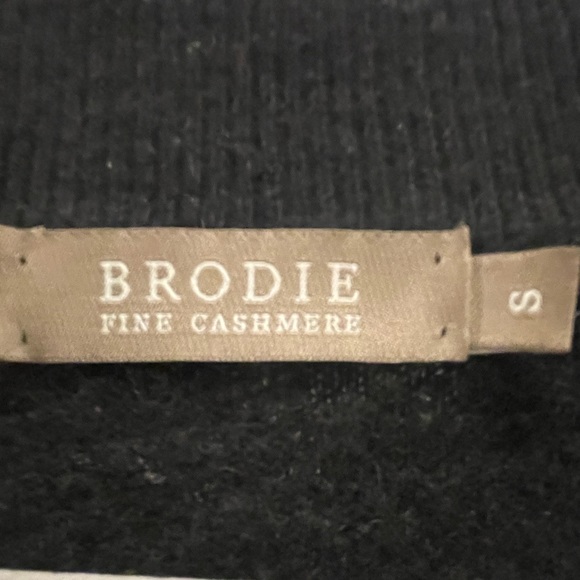 Cashmere pattern v-neck sweater - Picture 2 of 3